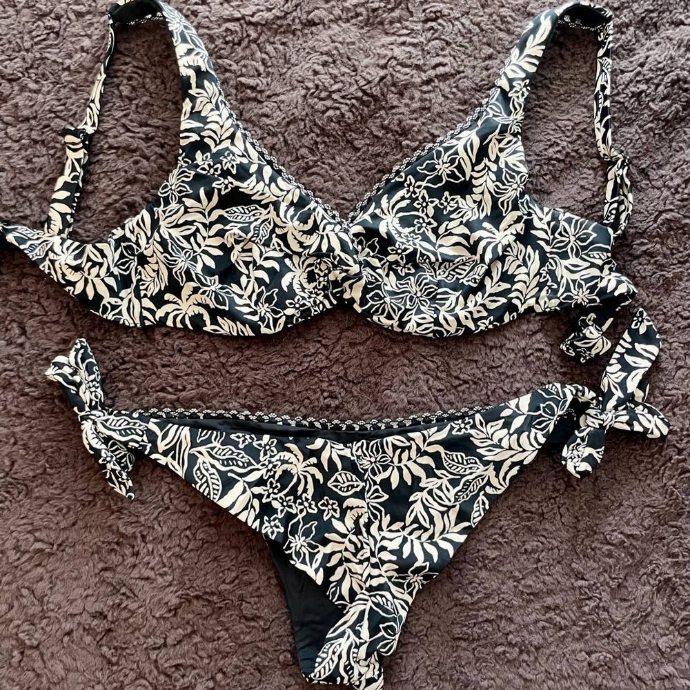 Calzedonia 2 piece Bikini Top + Brazilian Bottom Size M - Picture 4 of 5